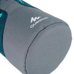 Quechua Housse Isotherme Pour Gourde Randonnée 1,2 à 1,5 Litre Gris/bleu 7 Quechua Housse Isotherme Pour Gourde Randonnée 1,2 à 1,5 Litre Gris/bleu -Camp - Vélo Kids Magasin housse isotherme pour gourde randonnee 12 a 15 litre grisbleu 2